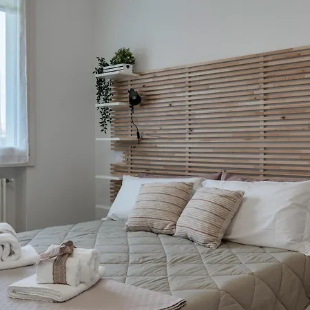 Opera Apartment *
